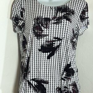 Alfani Black, White & Dark Plum Short Sleeve Printed Top